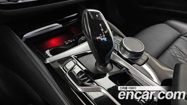BMW 5 Series (G30) 523d Luxury 2022 — фото 9
