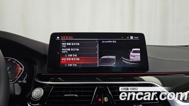 BMW 5 Series (G30) 523d Luxury 2022 — фото 16