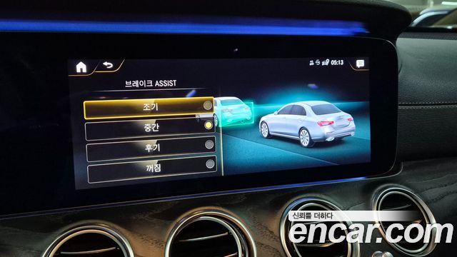 Mercedes-Benz E-Class (W213) E220d 4MATIC AMG Line 2021 — фото 24