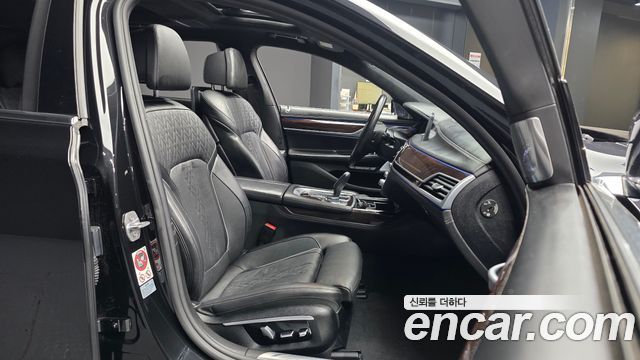 BMW 7 Series (G11) 750Li xDrive Prestige 2016 — фото 11