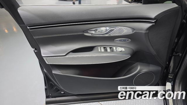 Genesis Electrified (GV70) e-AWD 2022 — фото 24