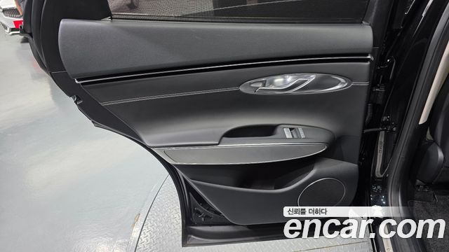 Genesis Electrified (GV70) e-AWD 2022 — фото 25