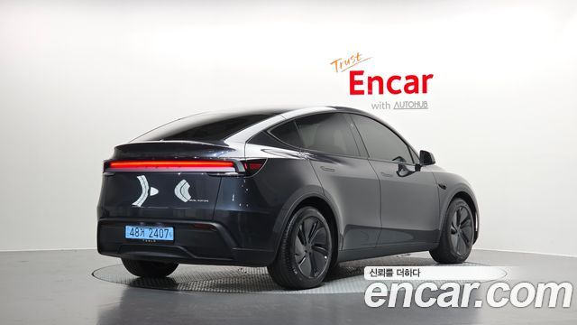 Tesla Model Y Long Range AWD 2025 — фото 2