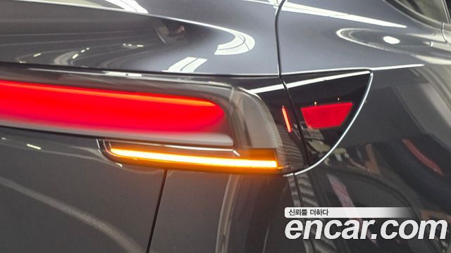 Tesla Model Y Long Range AWD 2025 — фото 23
