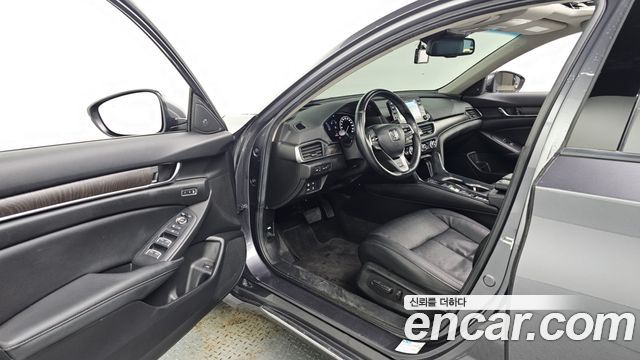 Honda Accord (X) 2.0 Hybrid Touring 2021 — фото 10