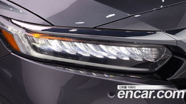 Honda Accord (X) 2.0 Hybrid Touring 2021 — фото 22