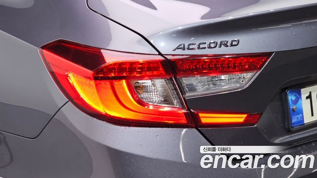 Honda Accord (X) 2.0 Hybrid Touring 2021 — фото 23
