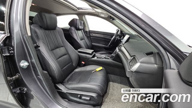 Honda Accord (X) 2.0 Hybrid Touring 2021 — фото 26