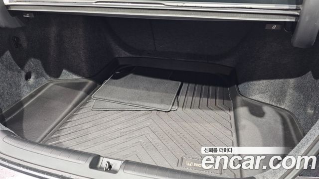 Honda Accord (X) 2.0 Hybrid Touring 2021 — фото 35