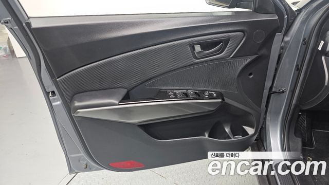 KG Mobility (SsangYong) Tivoli 1.5 2WD V7 2024 — фото 24