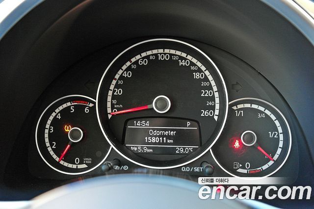 Volkswagen Beetle 2.0 TDI 3rd 2013 — фото 10