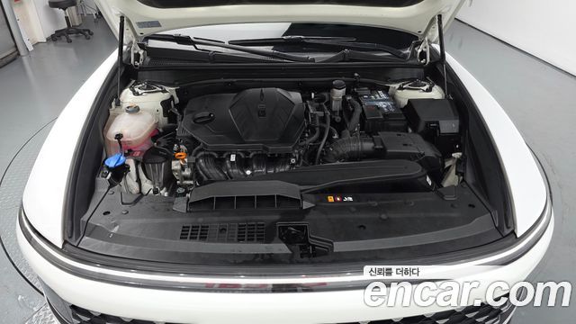 Hyundai Grandeur (GN7) 2,5 Gasoline 2WD Premium 2023 — фото 6