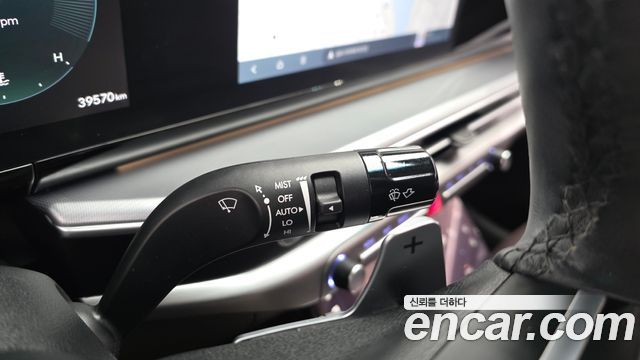 Hyundai Grandeur (GN7) 2,5 Gasoline 2WD Premium 2023 — фото 17