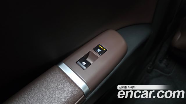 Hyundai Grandeur (GN7) 2,5 Gasoline 2WD Premium 2023 — фото 19