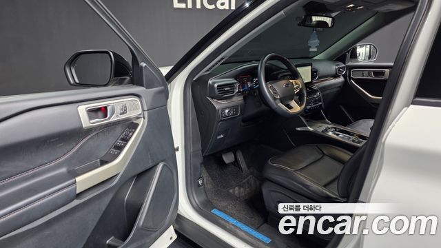 Ford Explorer (VI) 3.3 Hybrid 2022 — фото 10