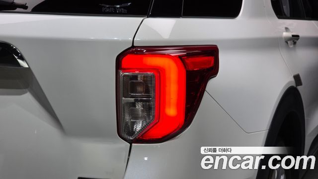 Ford Explorer (VI) 3.3 Hybrid 2022 — фото 29