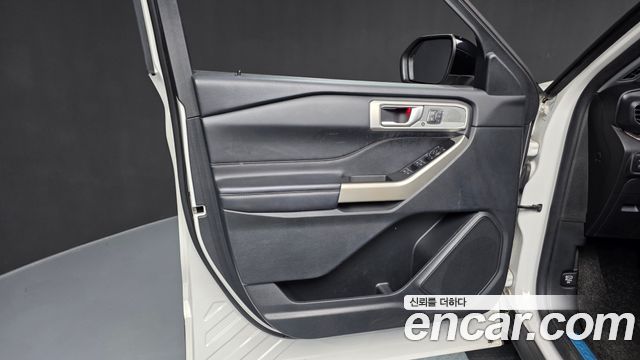 Ford Explorer (VI) 3.3 Hybrid 2022 — фото 30