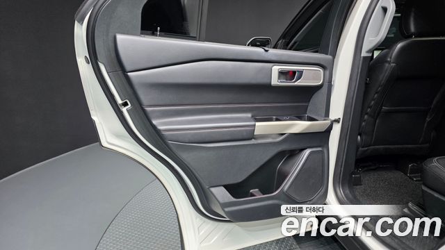 Ford Explorer (VI) 3.3 Hybrid 2022 — фото 31