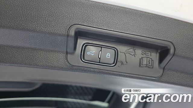 Ford Explorer (VI) 3.3 Hybrid 2022 — фото 34