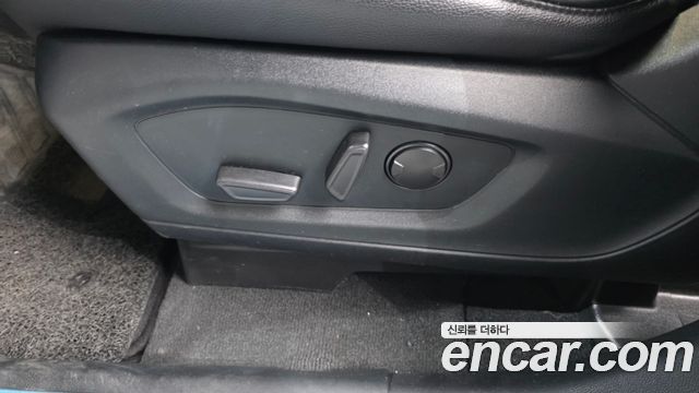 Ford Explorer (VI) 3.3 Hybrid 2022 — фото 37