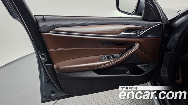 BMW 5 Series (G30) 530i M Sport Package Plus 2018 — фото 24