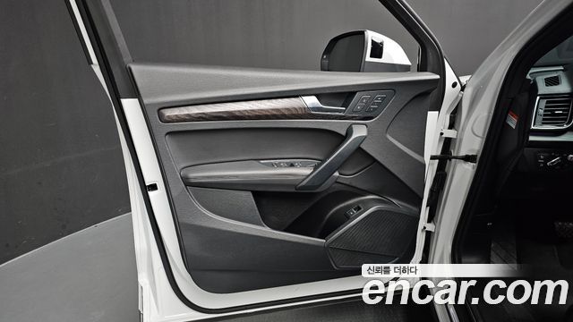 Audi Q5 (FY) 45 TFSI Quattro Premium 2023 — фото 24