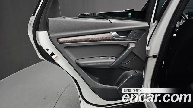 Audi Q5 (FY) 45 TFSI Quattro Premium 2023 — фото 25