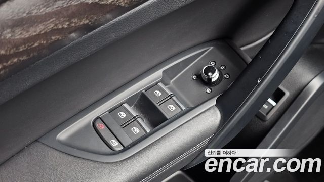 Audi Q5 (FY) 45 TFSI Quattro Premium 2023 — фото 27