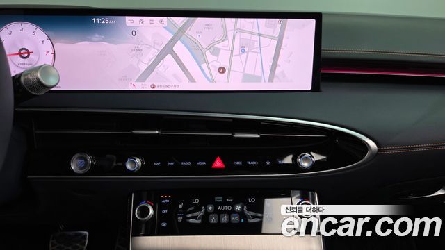 Genesis GV70 2.5T Gasoline AWD 2025 — фото 12