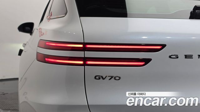 Genesis GV70 2.5T Gasoline AWD 2025 — фото 23
