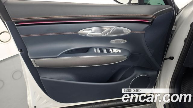 Genesis GV70 2.5T Gasoline AWD 2025 — фото 24