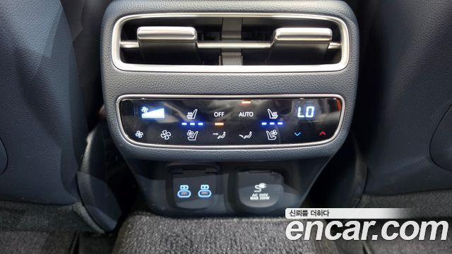 Genesis GV70 2.5T Gasoline AWD 2025 — фото 36