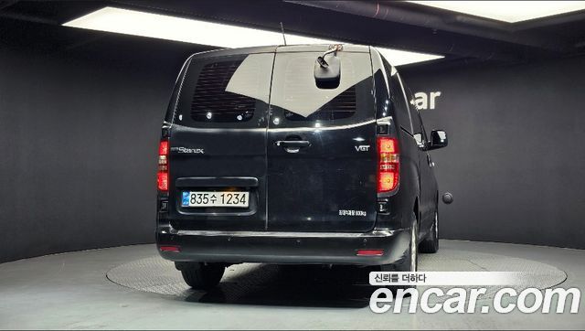 Hyundai Grand Starex Van 3-Seater Smart 2019 — фото 4