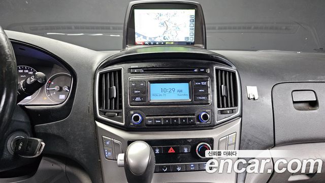 Hyundai Grand Starex Van 3-Seater Smart 2019 — фото 19