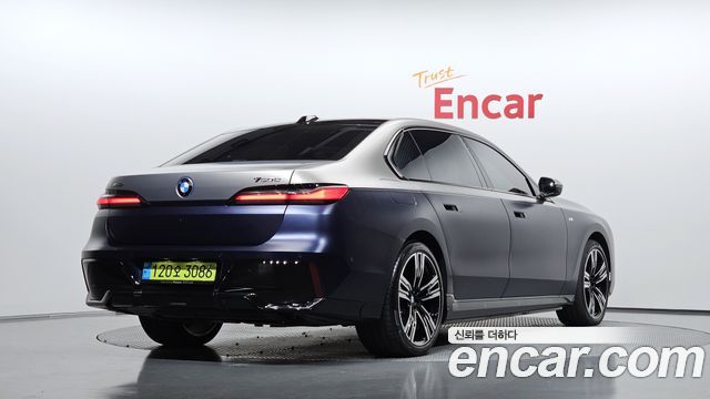 BMW 7 Series (G70) 750e xDrive M Sport 2024 — фото 2