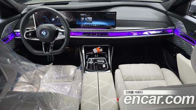BMW 7 Series (G70) 750e xDrive M Sport 2024 — фото 7
