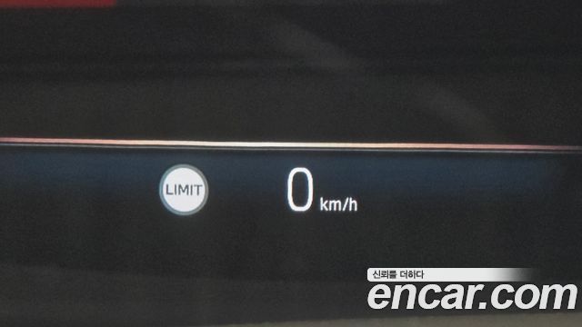 BMW 7 Series (G70) 750e xDrive M Sport 2024 — фото 18