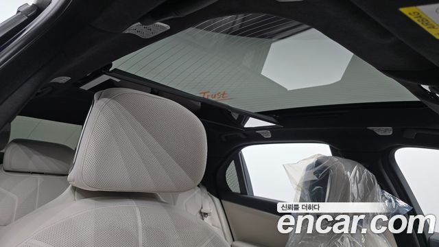 BMW 7 Series (G70) 750e xDrive M Sport 2024 — фото 19