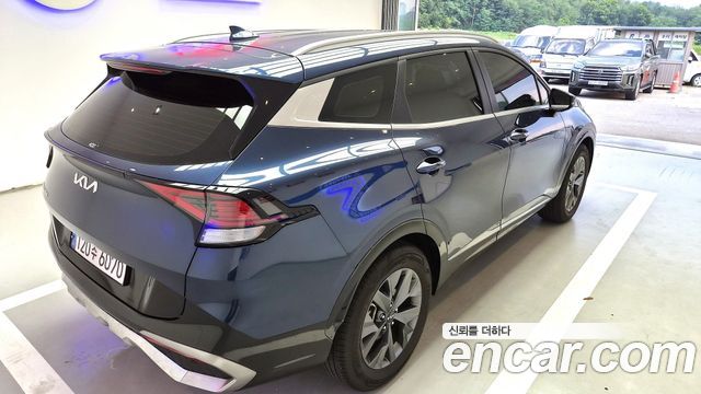 Kia Sportage (V) Gasoline 1.6 Turbo 2WD Signature 2023 — фото 16