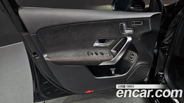 Mercedes-Benz A-Class (W177) AMG A35 4MATIC Sedan 2021 — фото 24