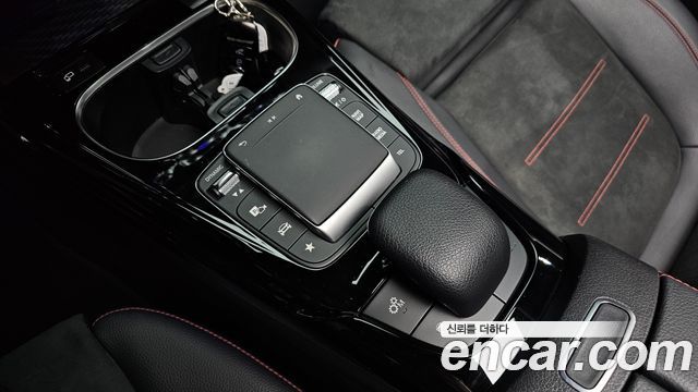 Mercedes-Benz A-Class (W177) AMG A35 4MATIC Sedan 2021 — фото 32