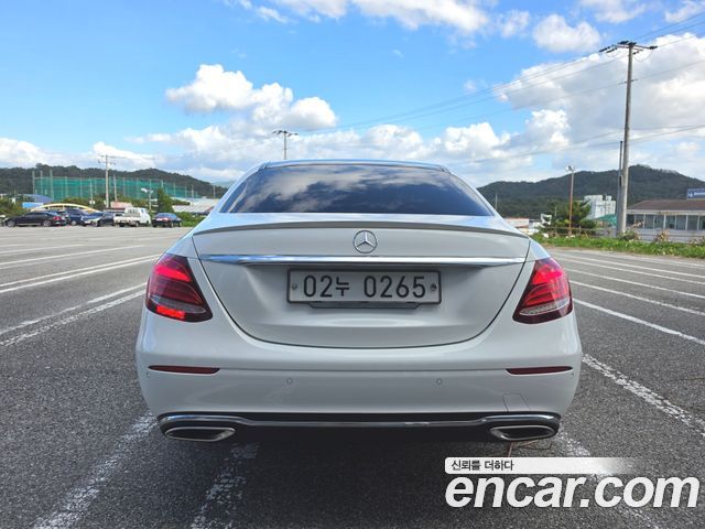 Mercedes-Benz E-Class (W213) E300 4MATIC Exclusive 2017 — фото 4