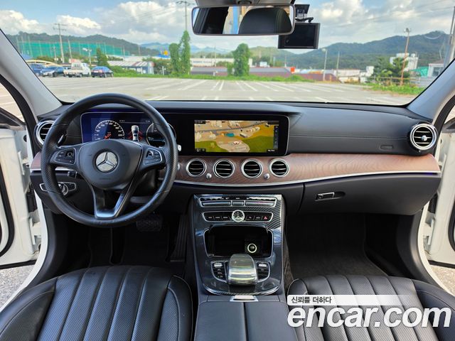 Mercedes-Benz E-Class (W213) E300 4MATIC Exclusive 2017 — фото 17