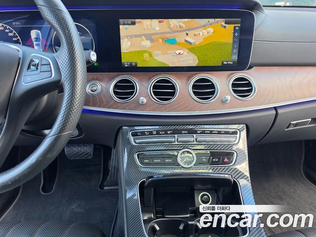 Mercedes-Benz E-Class (W213) E300 4MATIC Exclusive 2017 — фото 19
