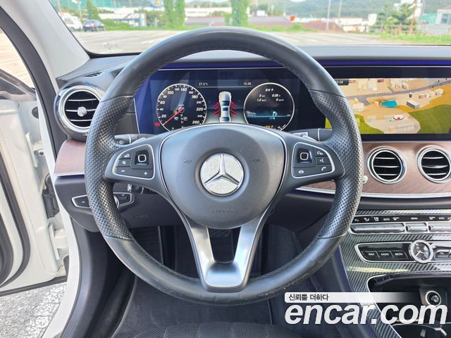 Mercedes-Benz E-Class (W213) E300 4MATIC Exclusive 2017 — фото 20