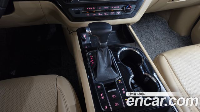 Kia Carnival 9-Seater Noblesse Special 2019 — фото 9
