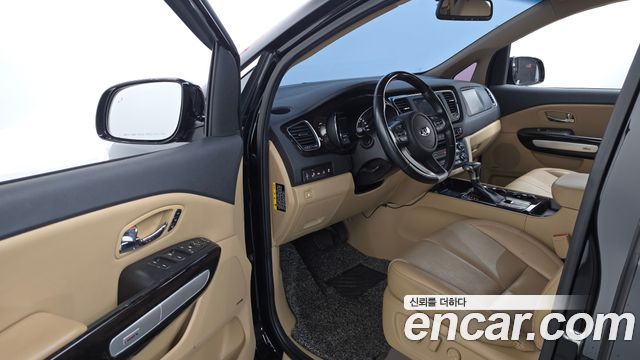 Kia Carnival 9-Seater Noblesse Special 2019 — фото 10