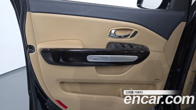 Kia Carnival 9-Seater Noblesse Special 2019 — фото 24
