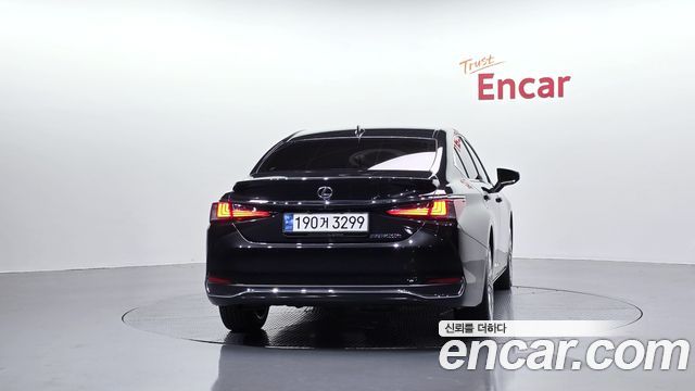 Lexus ES300h (VII) Luxury Plus 2023 — фото 4