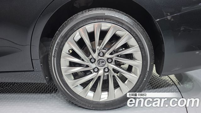 Lexus ES300h (VII) Luxury Plus 2023 — фото 21